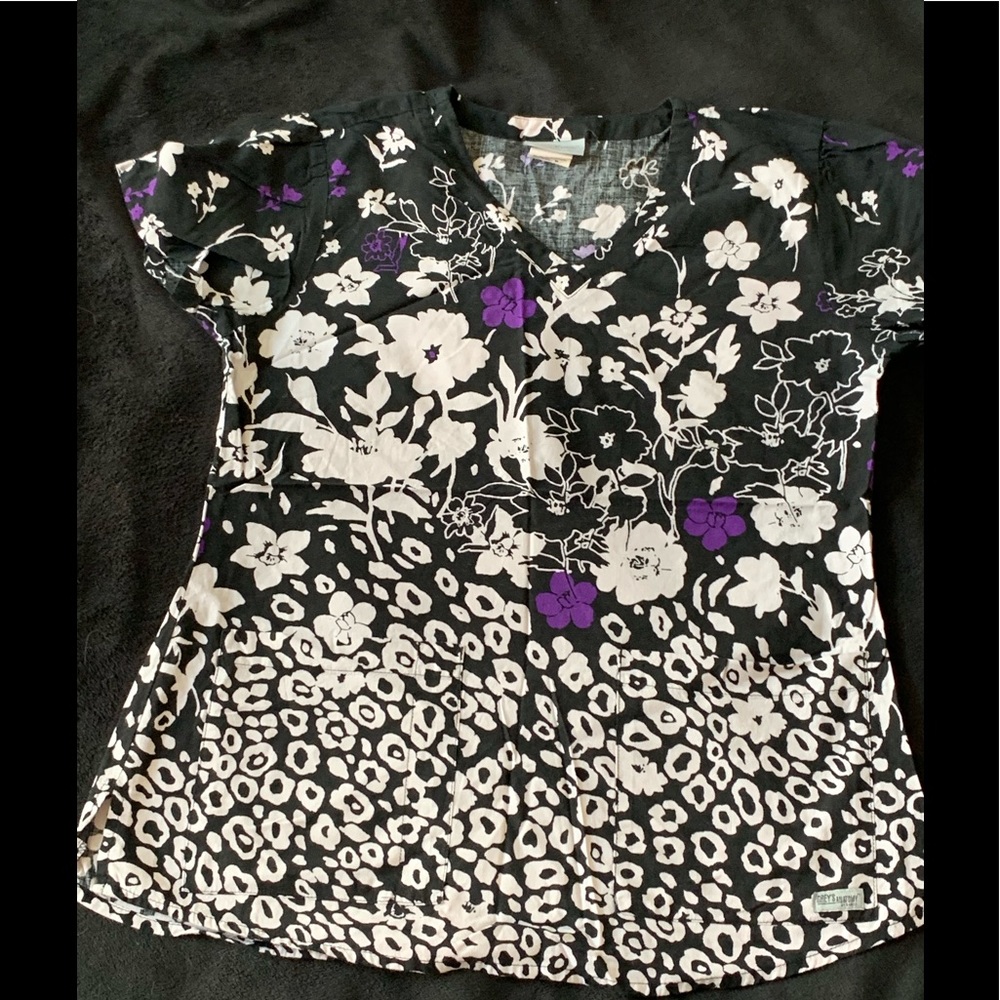 Grey’s Anatomy Floral print V-neck scrub top
